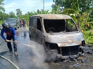 Uang Rp 4,6 Miliar Ludes Saat Mobil Kas Bank BUMN Terbakar