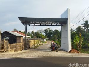 Penampakan Gapura Kampung Senilai Ratusan Juta Rupiah