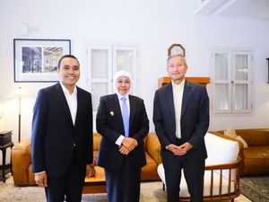 Gubernur Jatim Temui Menlu Singapura, Bahas Penguatan Berbagai Kerja Sama