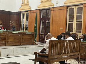 Bacakan Pembelaan Saat Sidang, Anak Akhirun: Hanya Bantu Ayah Cari Nafkah