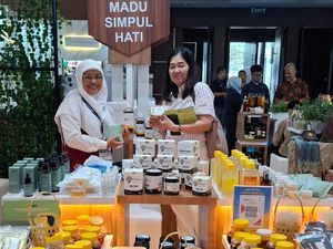 Dari Sarang Lebah, Perempuan Garut Ini Sukses Kuliahkan Tiga Anaknya