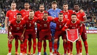 Swiss saat ini menempati peringkat pertama Grup A zona UEFA dengan 10 poin, unggul tiga poin dari Kosovo di peringkat dua. Mereka dipastikan lolos jika mengalahkan Swedia pada 15 November dan di hari yang sama Kosovo gagal mengalahkan Slovenia. Foto: Getty Images/Soccrates Images