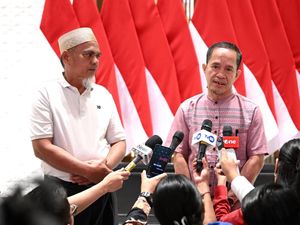 Video 2 Guru Luwu Utara Dapat Rehabilitasi Prabowo: Kami Memperoleh Keadilan