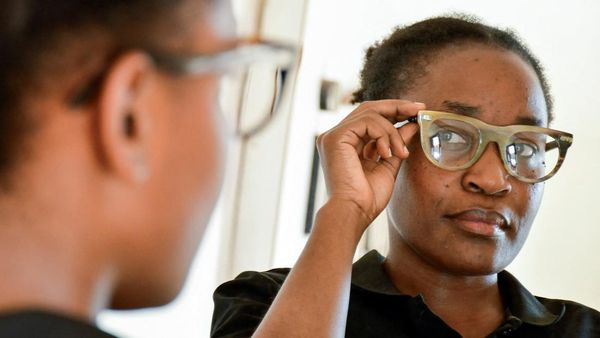 Kacamata dari Limbah Tanduk Sapi, Inovasi Hijau Asal Uganda