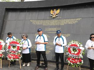 Gus Ipul Ajak Ratusan Pelajar Kenali Sejarah di Monumen Palagan Lengkong