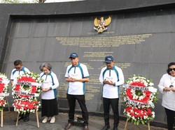 Gus Ipul Ajak Ratusan Pelajar Kenali Sejarah di Monumen Palagan Lengkong