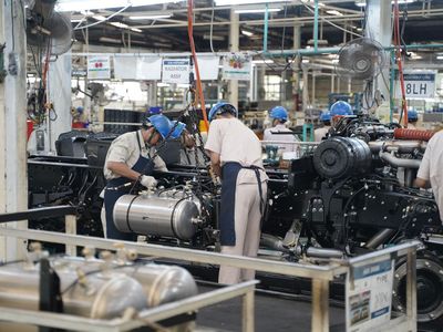 Potret Produksi Raja Truk di Indonesia yang Sejam Bisa Keluar 15 Unit