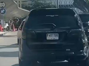 Pelat Nomor P 417 TEK Pengendara di Medan yang Berujung Ditilang Polisi