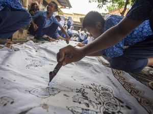 Ratusan Siswa SMP di Indramayu Antusias Ikuti Workshop Membatik Tradisional