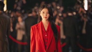 Bye Aesun! IU Gak Miskin Lagi di Drakor Perfect Crown