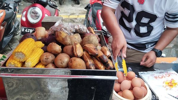 Potret Jajanan Si Paling Sehat yang Lagi Viral, Serba Rebusan-Kukusan