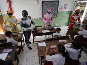 BGN Usul Sopir MBG Pakai Kostum Power Rangers Supaya Siswa Antusias Makan