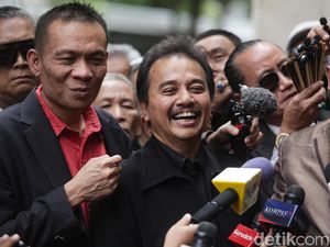 Diperiksa Sebagai Tersangka, Roy Suryo Ngaku Siap dan Bawa Bukti
