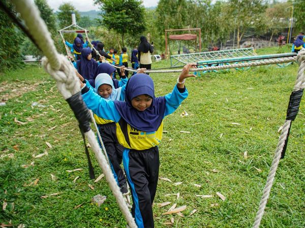 Serunya Belajar di Alam, Siswa TK Jelajahi Keindahan Glagah Arum