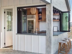 7 Inspirasi Desain Dapur Semi Outdoor yang Tampak Lega dan Terang