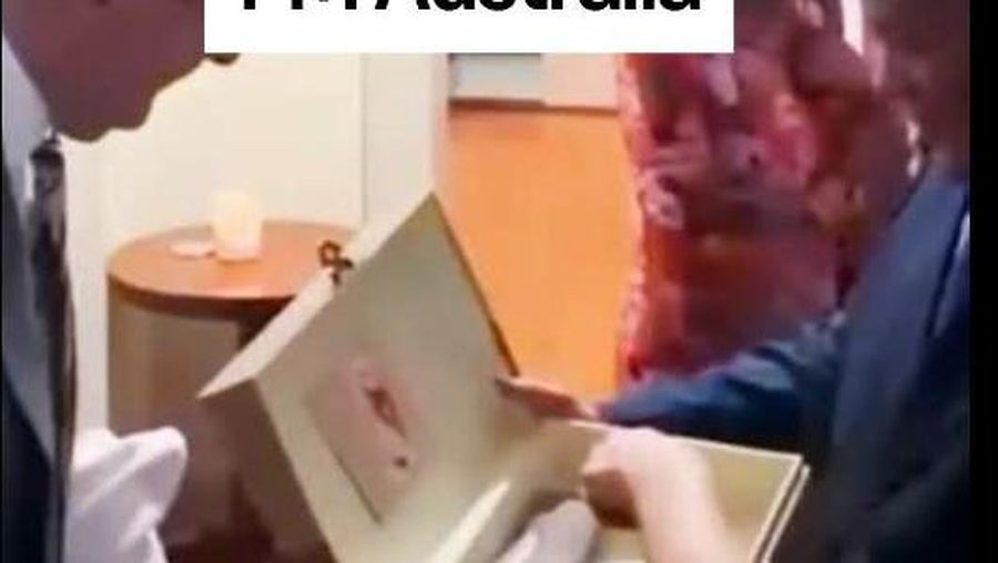 Video Momen Prabowo Beri Kado untuk Toto Anjing Peliharaan PM Australia