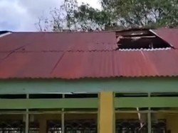 Videokan Atap Sekolah Ambruk, Guru di Bulukumba Dipanggil Disdik