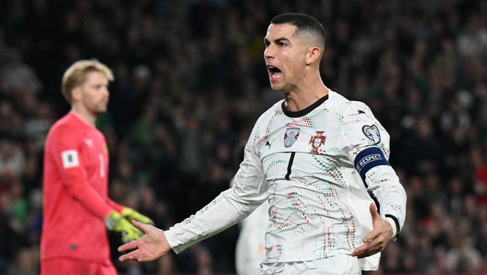 DUBLIN, IRELAND - NOVEMBER 13: Cristiano Ronaldo of Portugal reacts during the FIFA World Cup 2026 qualifier match between Republic of Ireland and Portugal at Aviva Stadium on November 13, 2025 in Dublin, Ireland. (Photo by Charles McQuillan/Getty Images)