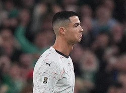 Tukang Pangkas Ini Bahagia Banget Potong Rambut Ronaldo