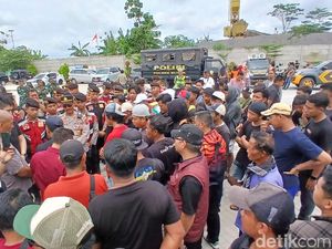 Warga Demo Perusahaan Tambang di Blora Tuntut Kompensasi Dampak Lingkungan