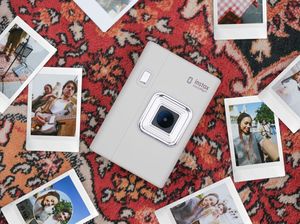 Fujifilm Instax Mini LiPlay+, Kamera Instan Hybrid dengan Kamera Selfie dan Audio