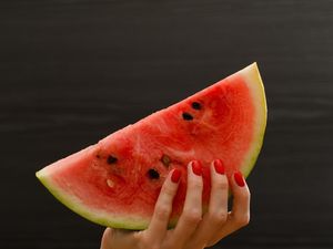 Viral Semangka Bikin Testpack Positif, Dokter Gizi Bilang Begini