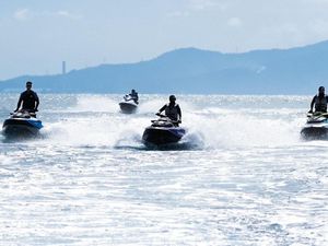 Zita Anjani Buka Lamsel Fest 2025 dengan Aksi Jetski Lintas Pulau Sejauh 30 Km