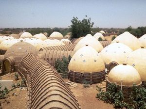 Bukan Desa Pasir, Bangunan Bak Kubah Teletubbies Ini Ternyata Rumah Sakit Modern!