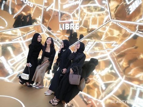 Keseruan B-Nation di YSL Beauty Holiday Pop Up di Senayan City