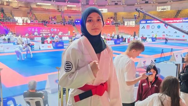 Applause! Putri Lyra Virna Ikut Kejuaraan Jujitsu Internasional