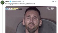 Tuh, Messi sampai nangis katanya melihat Ronaldo dikartu merah. (Foto: X.com/@RealSteveef)