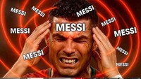 Ronaldo pasti makin pusing dan marah-marah soal Mess. Memangnya La Pulga ngapain? (Foto: X.com/@invert21)