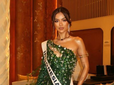 7 Potret Wakil RI Sanly Liu Usai Keracunan Makanan di Miss Universe 2025
