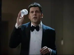 Ogah Jadi Bos Facebook Lagi, Jesse Eisenberg Pilih Lanjut Jadi Pesulap