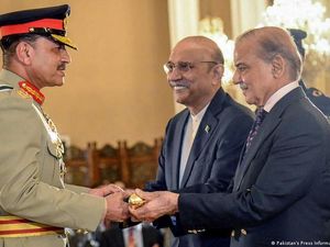 Amandemen Konstitusi Pakistan Kukuhkan Supremasi Militer