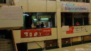 Pedagang Pasar Pramuka Tutup Toko Massal Protes Kenaikan Harga Sewa