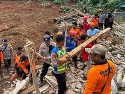 Polda Jateng Kerahkan 155 Personel-4 Anjing Pelacak Cari Korban Longsor Cilacap