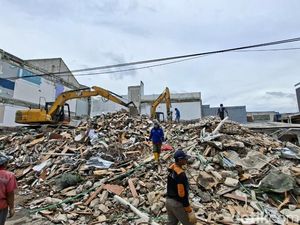 Rumah Mewah Sahroni Rata dengan Tanah, Biaya Bongkarnya Butuh Rp 250 Juta!
