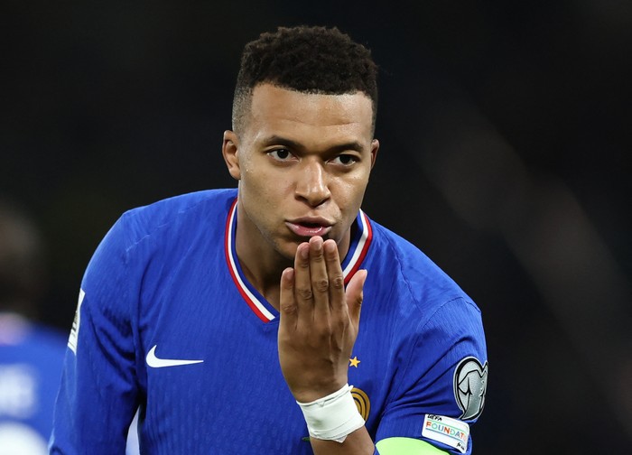Soccer Football - World Cup - UEFA Qualifiers - Group D - France v Ukraine - Parc des Princes, Paris, France - November 13, 2025 Frances Kylian Mbappe celebrates scoring their first goal REUTERS/Stephane Mahe