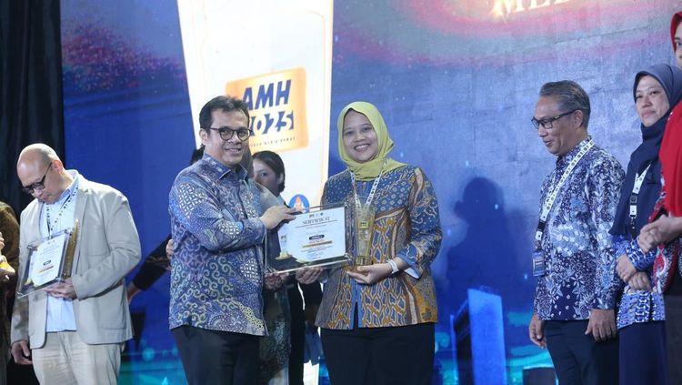 UNDIP Mengukir Prestasi: Peringkat 2 Media Sosial Perguruan Tinggi Terbaik di Ajang AMH 2025