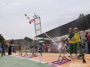 Serunya Lomba Roket Air: Permainan yang Menyatu dengan Ilmu Pengetahuan