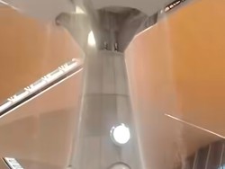 Air Terjun Muncul di Bandara Kuala Lumpur Akibat Hujan Deras