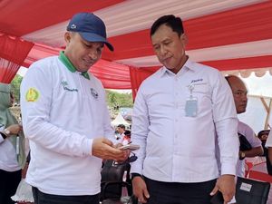 Bupati Luwu Utara Serahkan 4 Hektare Lahan ke Bulog untuk Dibangunkan Gudang