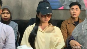 Heboh Fenomena Dea Lipa Sister Hong Lombok dan Keracunan Massal di Sumba