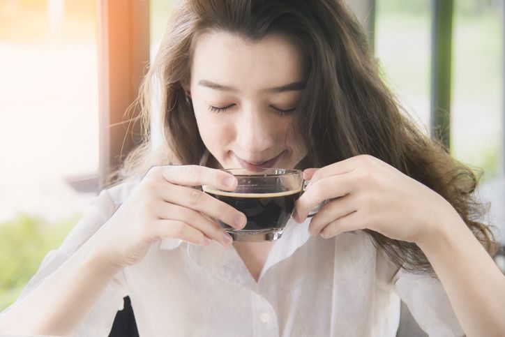 Efek minum kopi. Efek minum kopi dari 10 Menit Pertama hingga 12 Jam Kemudian