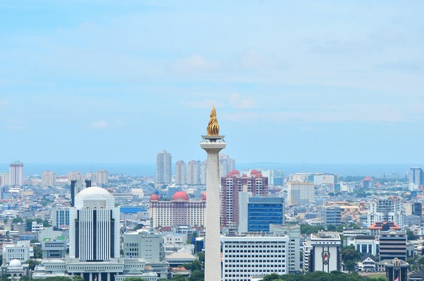 /Foto: Unsplash.com/Iqro Rinaldi Jakarta menempati posisi ke-16 dunia sebagai salah satu kota kuliner terbaik di Indonesia. Dikenal dengan variasi kuliner autentik seperti nasi uduk, gado-gado, dan soto Betawi.