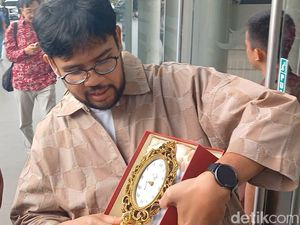 Hifdzi Khoir Bongkar Isi Suvenir Nikah Boiyen