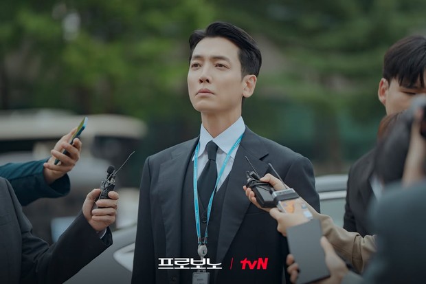 Jung Kyung Ho di Pro Bono/ Foto: instagram.com/tvn_drama Karakter hakim tersebut akan diperankan oleh Jung Kyung Ho yang bernama Kang David.