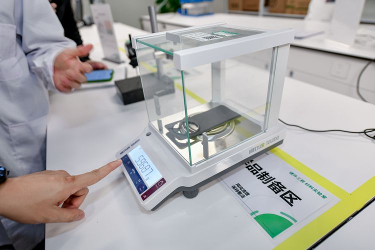 Menguak Rahasia Uji Ketat Hardware Canggih Ponsel Oppo