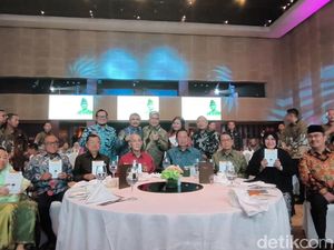 Try Sutrisno Syukuran Ultah ke-90, Luncurkan Buku Pola Asuh ala Jenderal